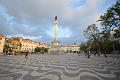 Unweit der Bar A Ginjinha liegt der Rossio, offiziell Praça de D. Pedro IV. Er ist neben der Praça da Figueira und dem bereits besuchten Praça do Comércio einer der drei wichtigsten innerstädtischen Plätze.